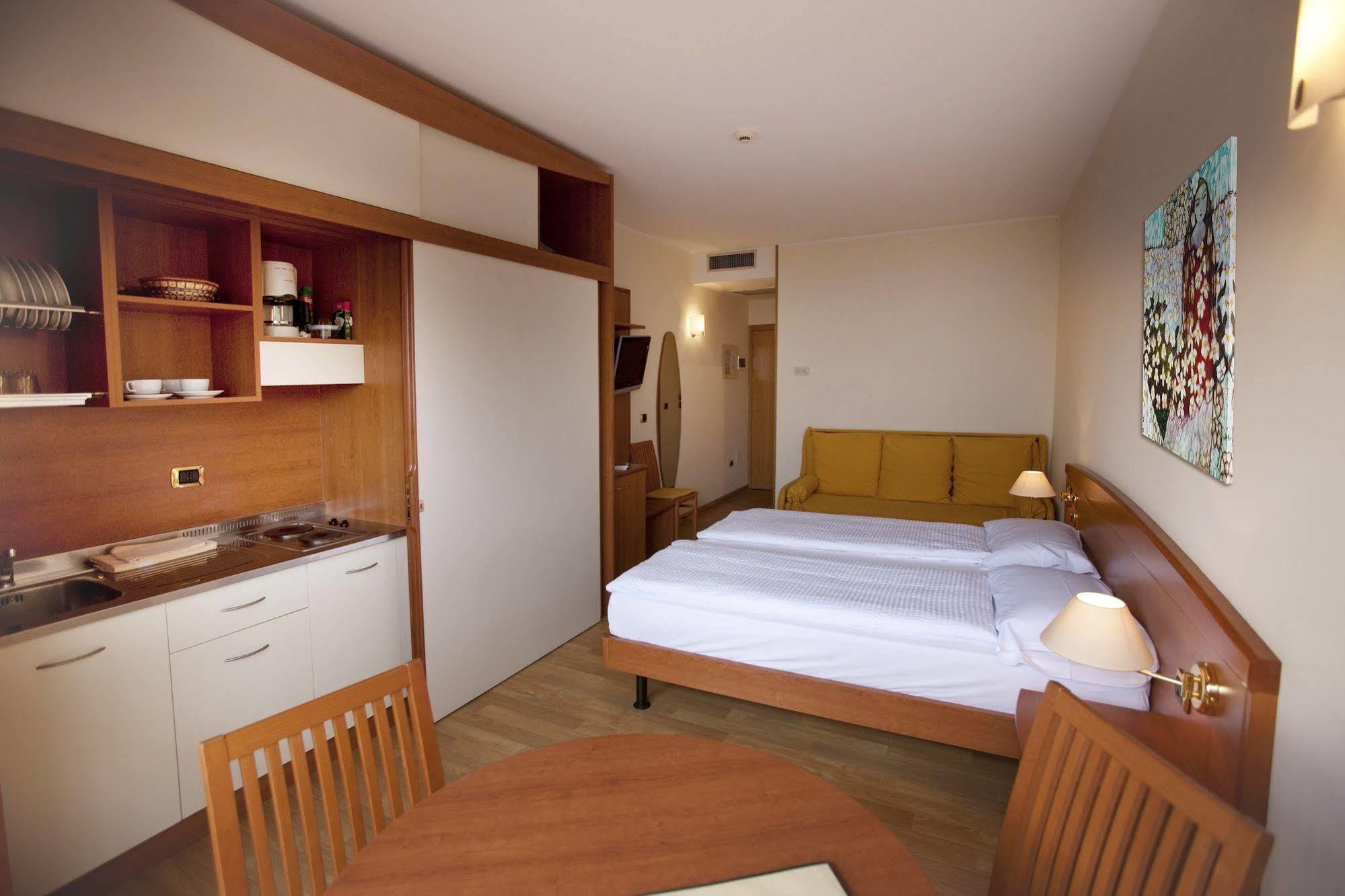 Ambienthotel Spiaggia Malcesine Ngoại thất bức ảnh